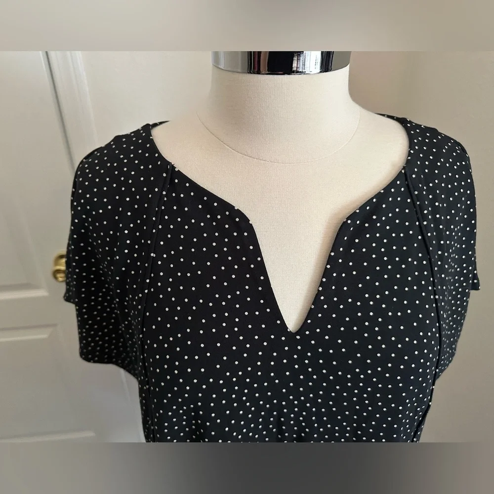 J.Jill Wearever Seamed Split-Neck Dress in black Tossed Dots Size XLP NWOT - Picture 8 of 16